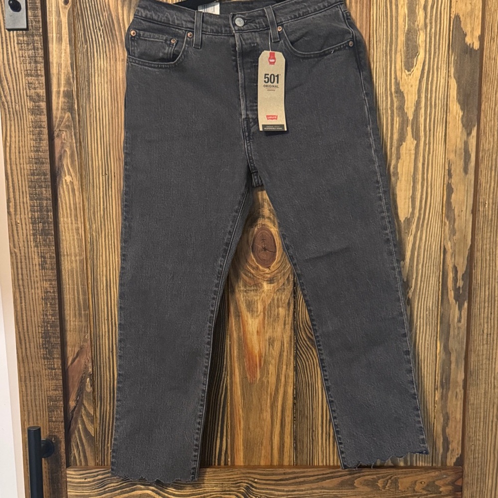 NWT Levi's Women's Black Straight Leg 501 Jeans Scalloped Hem Detail